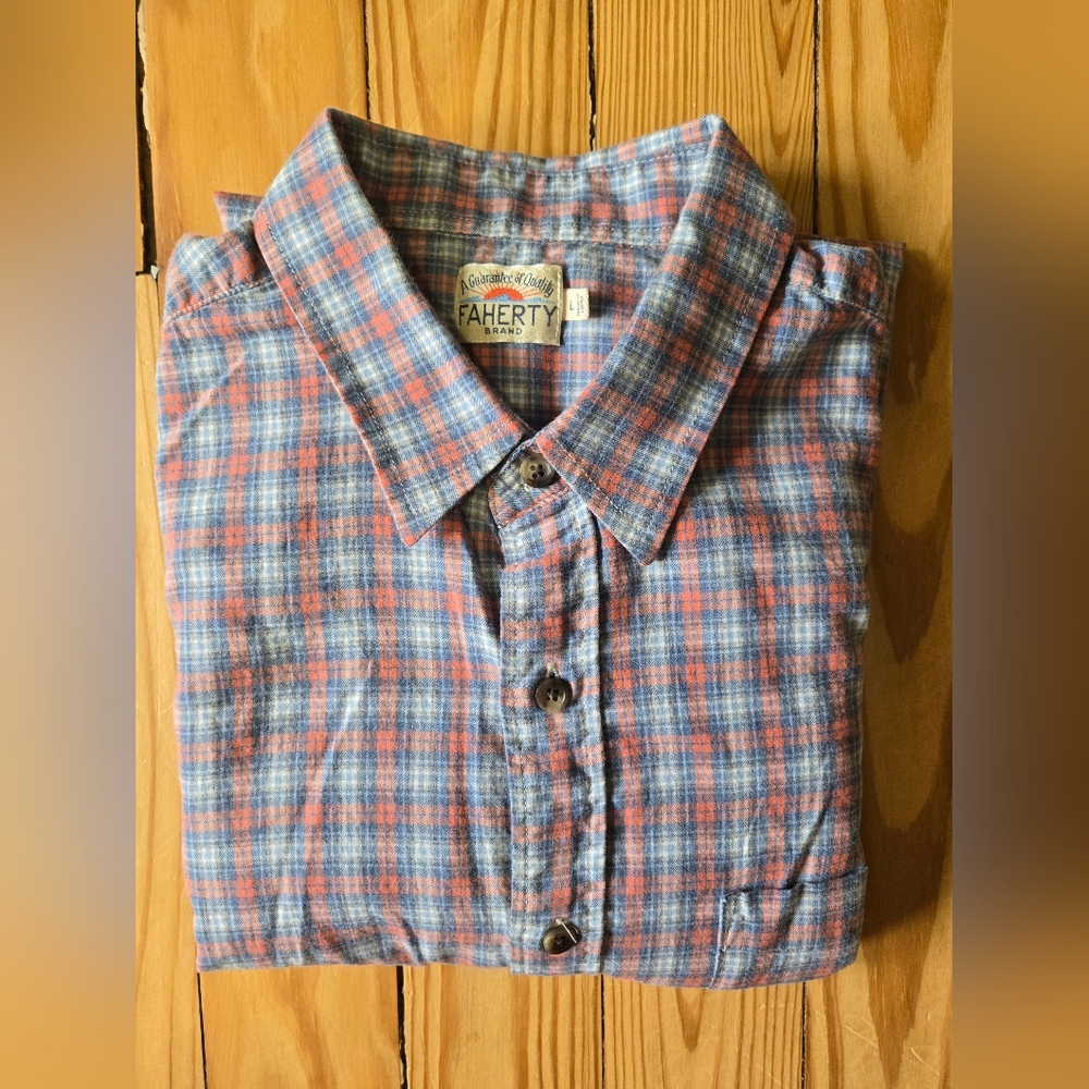 Faherty Men's Blue and Red Plaid Shirt